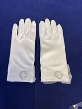 Load image into Gallery viewer, Girls white stretch satin communion gloves cg764
