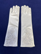 Load image into Gallery viewer, Girls longer length stretch satin communion gloves 784
