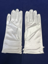 Load image into Gallery viewer, Girls white stretch satin communion gloves 752
