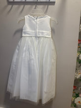 Load image into Gallery viewer, Ivy 70706 flower girl ivory dress
