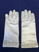 Load image into Gallery viewer, Girls white stretch satin communion gloves- Sasha
