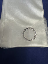 Load image into Gallery viewer, Girls white stretch satin communion gloves cg764
