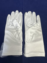 Load image into Gallery viewer, Girls white stretch satin communion gloves cg764
