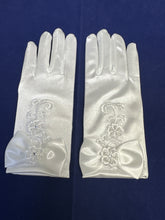 Load image into Gallery viewer, Girls white stretch satin communion gloves 823
