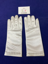 Load image into Gallery viewer, Girls First Holy Communion Gloves - Mia- Cg759 straight row Diamante trim

