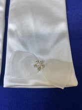 Load image into Gallery viewer, Girls First Holy Communion Gloves - Cg756
