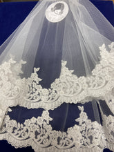 Load image into Gallery viewer, Sarah Louise Girls White Holy Communion Veil- 055010 one size. Double layered.
