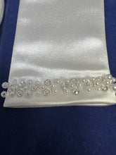 Load image into Gallery viewer, Girls white stretch satin communion gloves- Sasha
