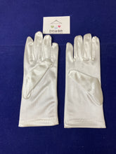 Load image into Gallery viewer, Girls First Holy Communion Gloves - Mia- Cg759 straight row Diamante trim
