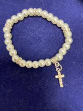 Load image into Gallery viewer, Girls Cross and pearl bracelet.
