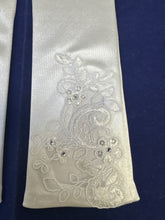 Load image into Gallery viewer, Girls longer length stretch satin communion gloves 784
