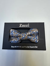 Load image into Gallery viewer, Zazzi boys bow tie and pocket square set 6315/1
